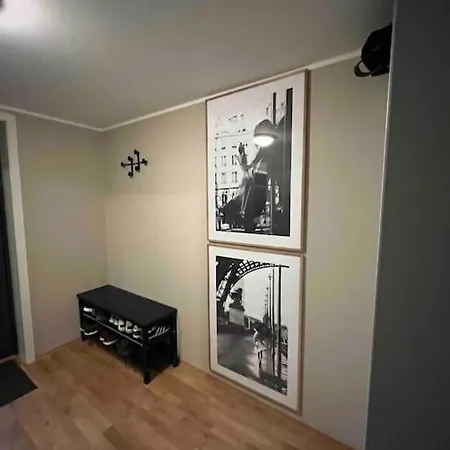 Metro In Basement, Garage, 2018 Model Appartamento *